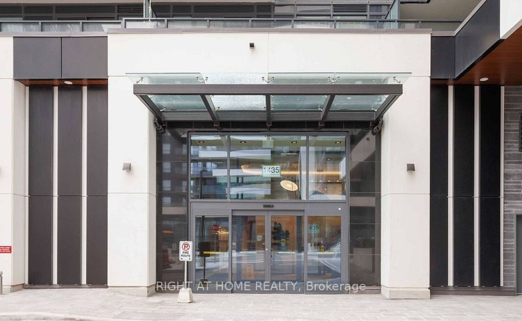 Photo of 1435 Celebration Drive #2803, Pickering, ON L1W 0C3 (MLS # E13022964)