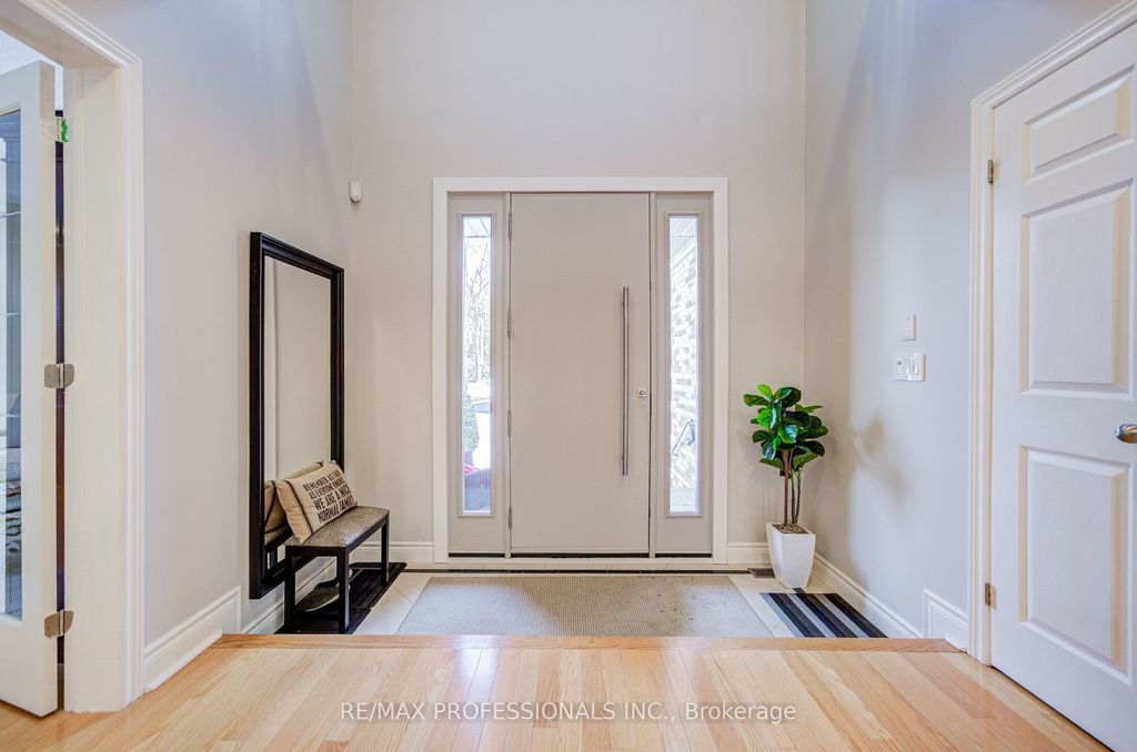 Photo of 4662 Dundas Street W, Toronto, ON M9A 1A6 (MLS # W12733620)