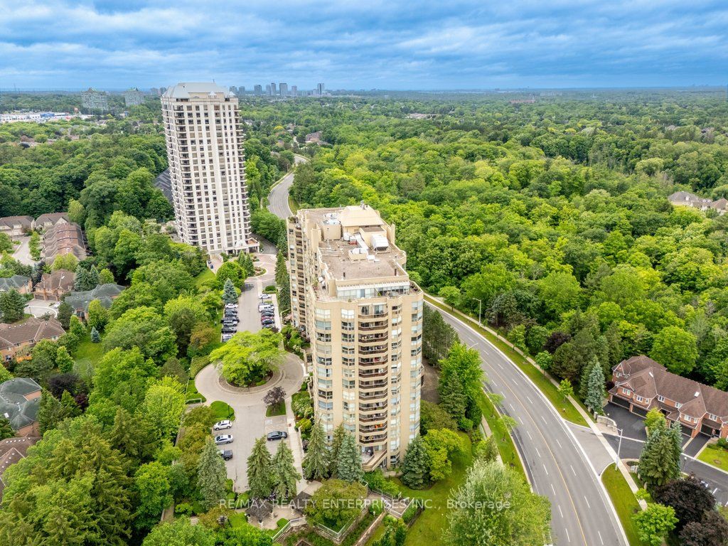 1800 The Collegeway N/A 211