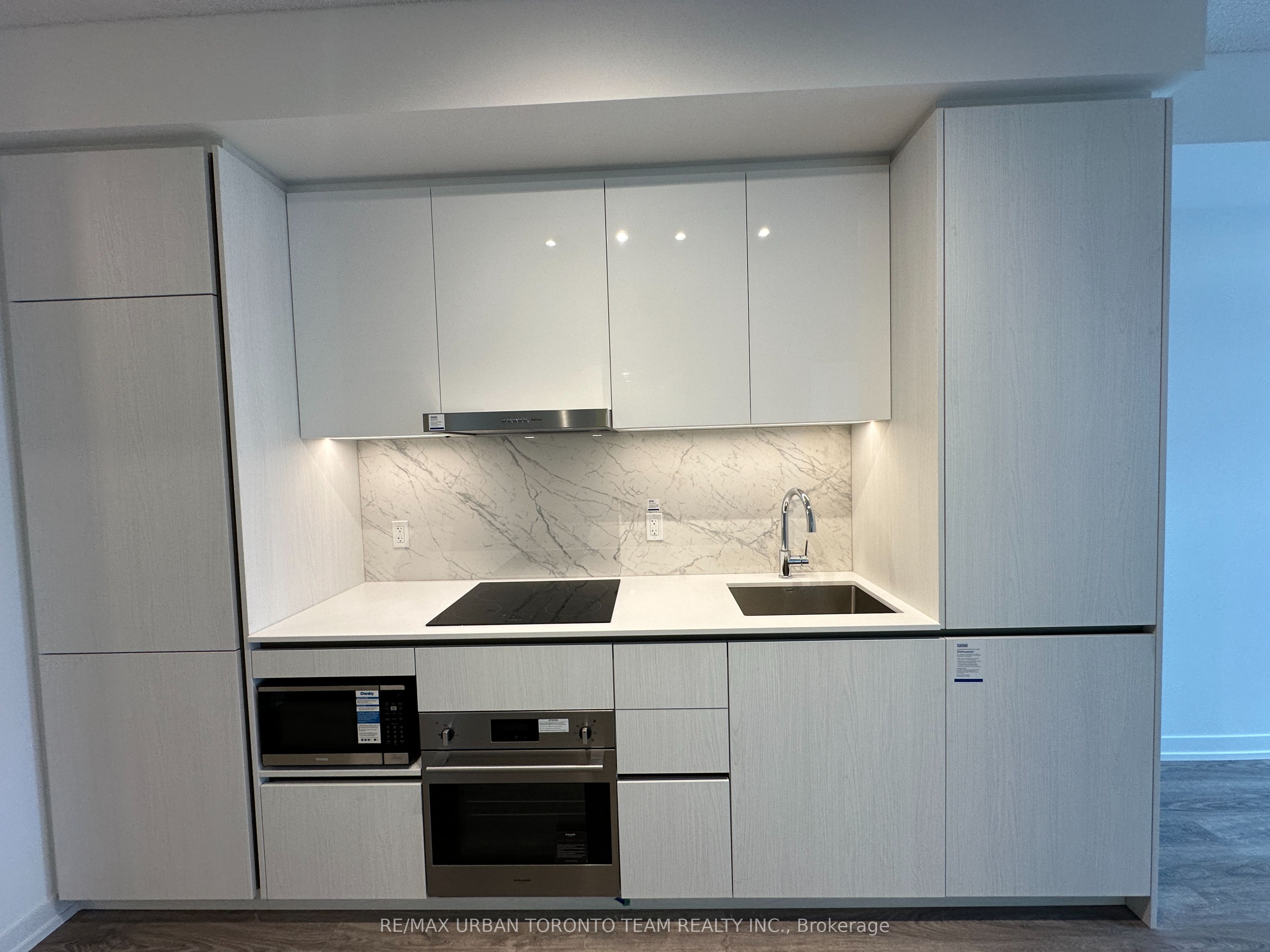 8 Interchange Way 3511