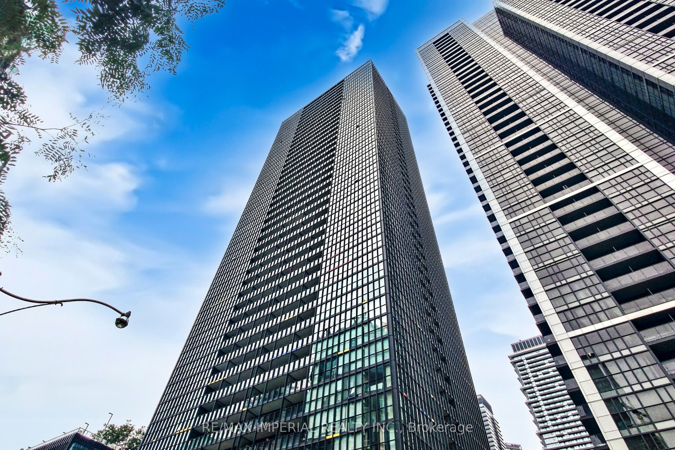 110 Charles Street E 2308