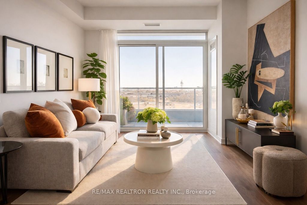 Photo of 60 Honeycrisp Crescent #717, Vaughan, ON L4K 5Z8 (MLS # N12994232)