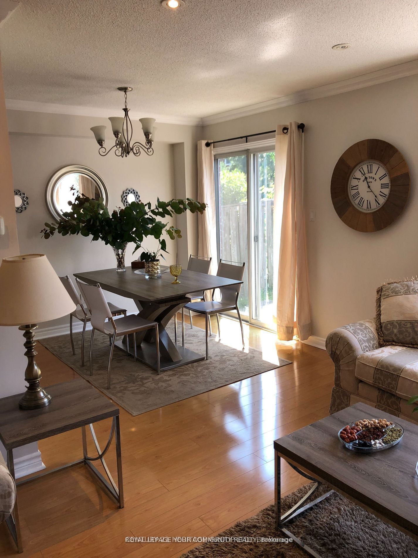 41 Draper Boulevard N