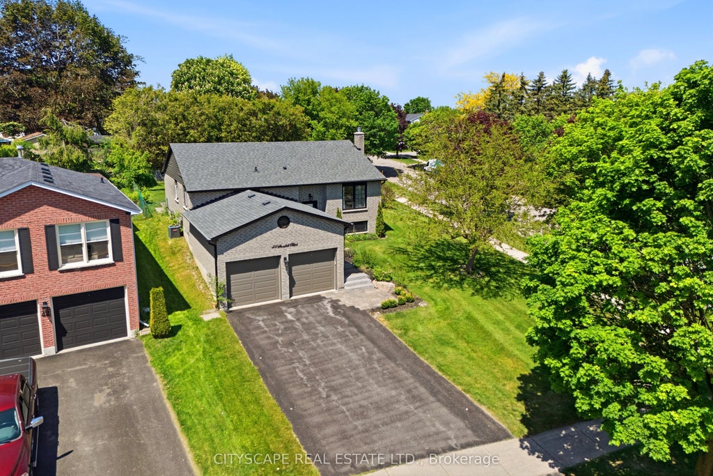 Photo of 44 Stonehill Boulevard, East Gwillimbury, ON L9N 1E3 (MLS # N14030030)