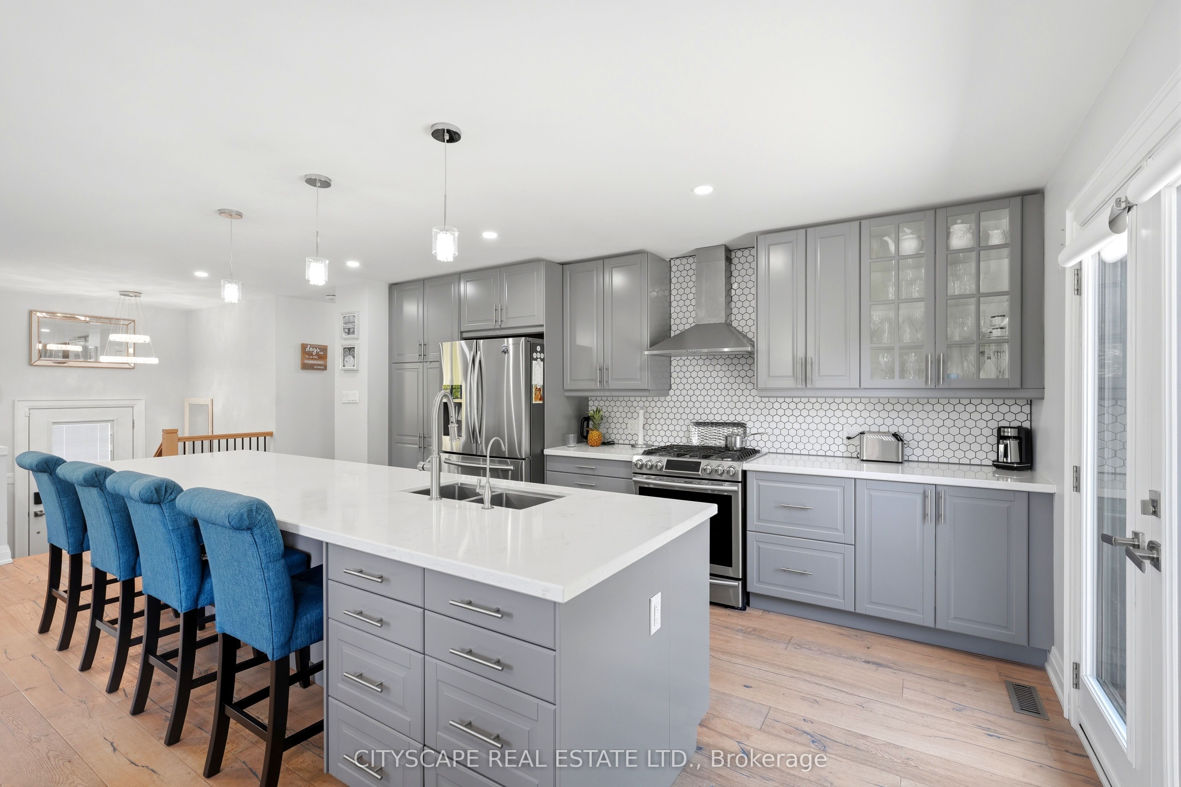 44 Stonehill Boulevard
