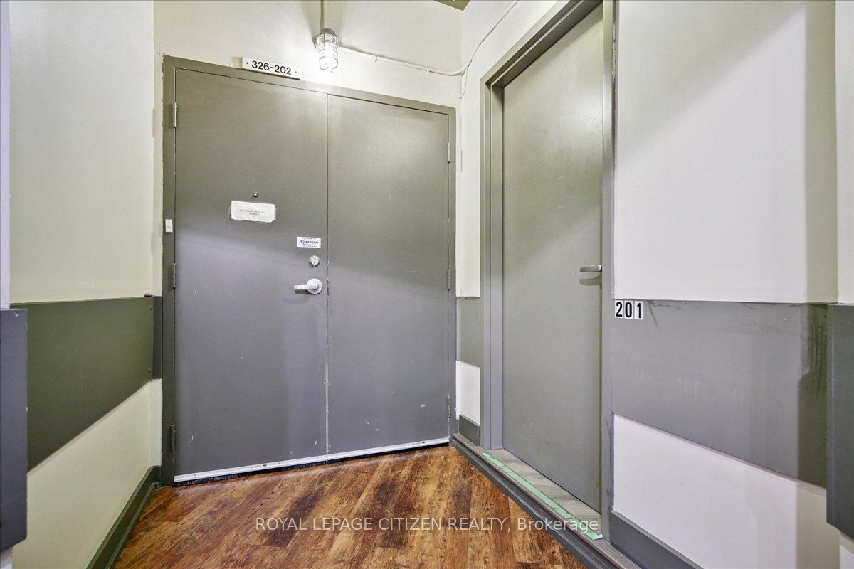 326 Carlaw Avenue 201