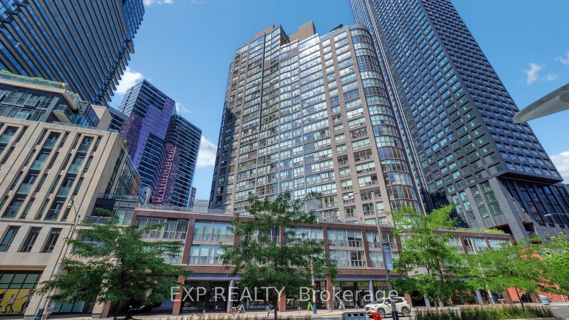24 Wellesley Street W 1105