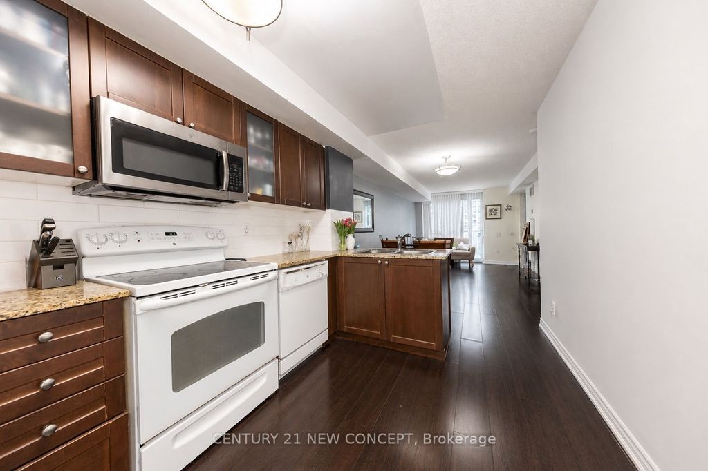 Photo of 761 Bay Street #404, Toronto, ON M5G 2R2 (MLS # C13052882)