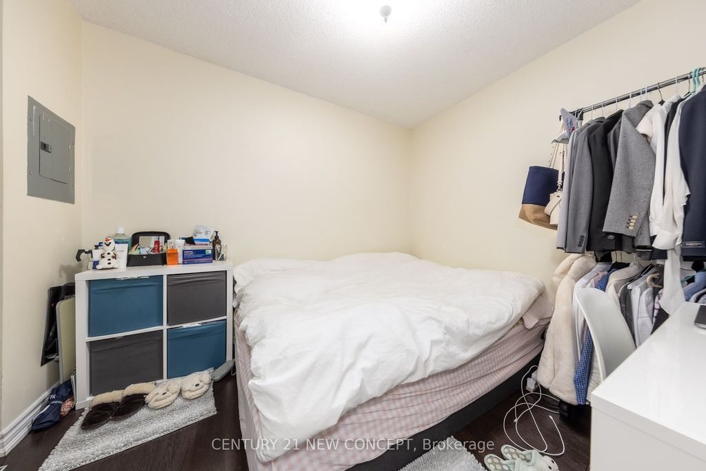 Photo of 761 Bay Street #404, Toronto, ON M5G 2R2 (MLS # C13052882)