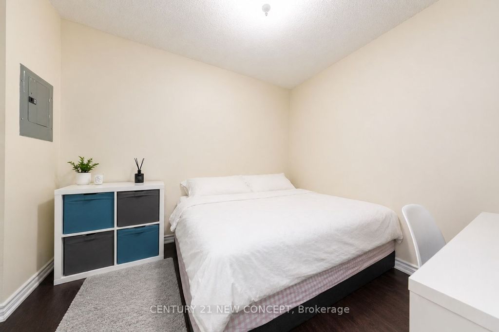 Photo of 761 Bay Street #404, Toronto, ON M5G 2R2 (MLS # C13052882)