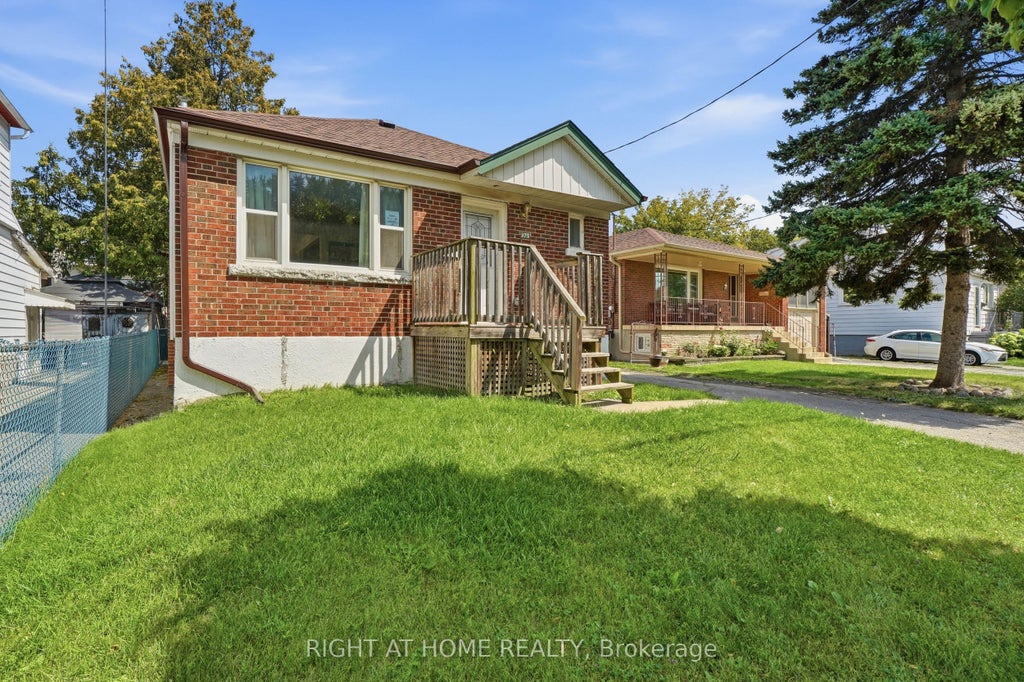 Photo of 975 Victoria Park Avenue, Toronto, ON M4B 2J4 (MLS # E13718294)
