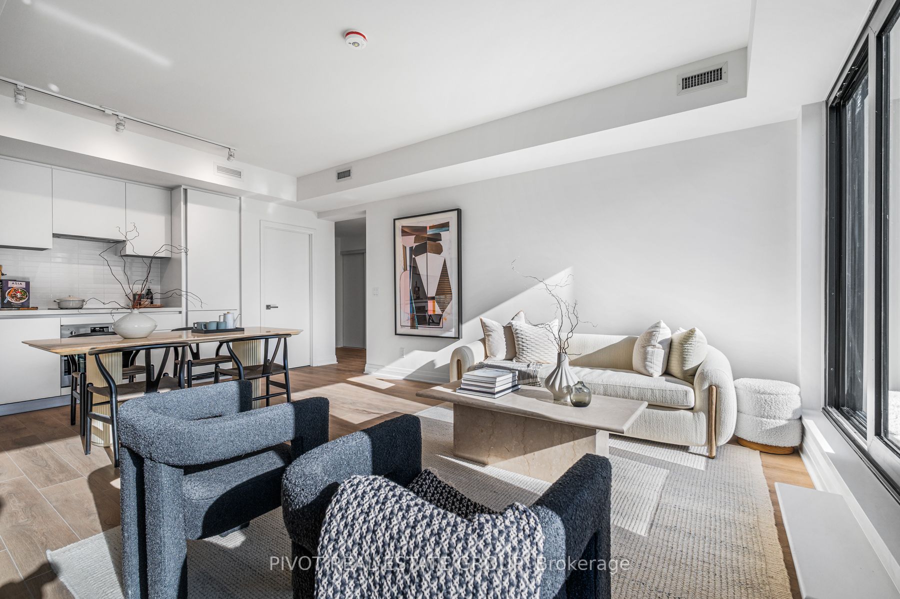 4015 The Exchange N/A 1307