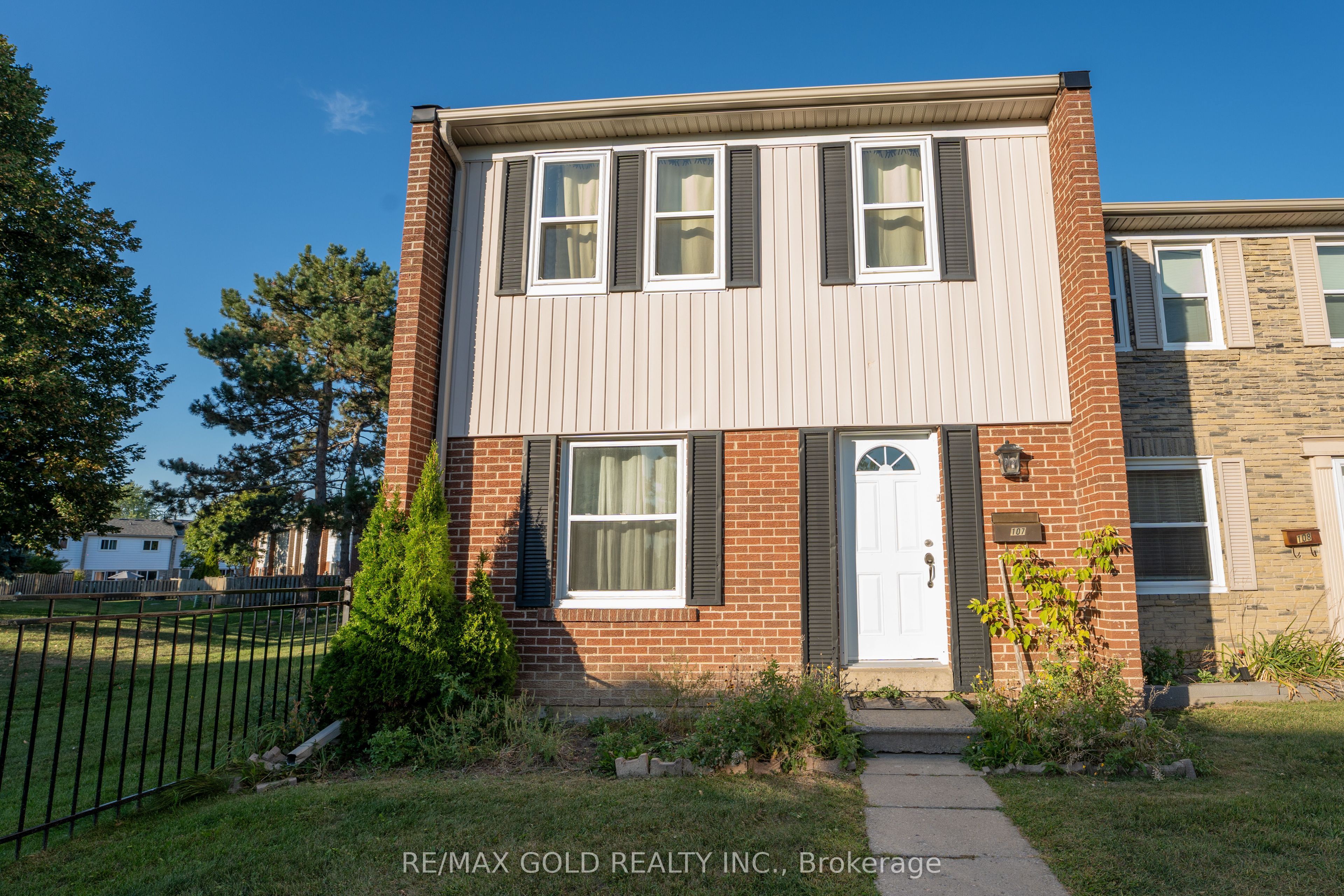 900 Central Park Drive 107