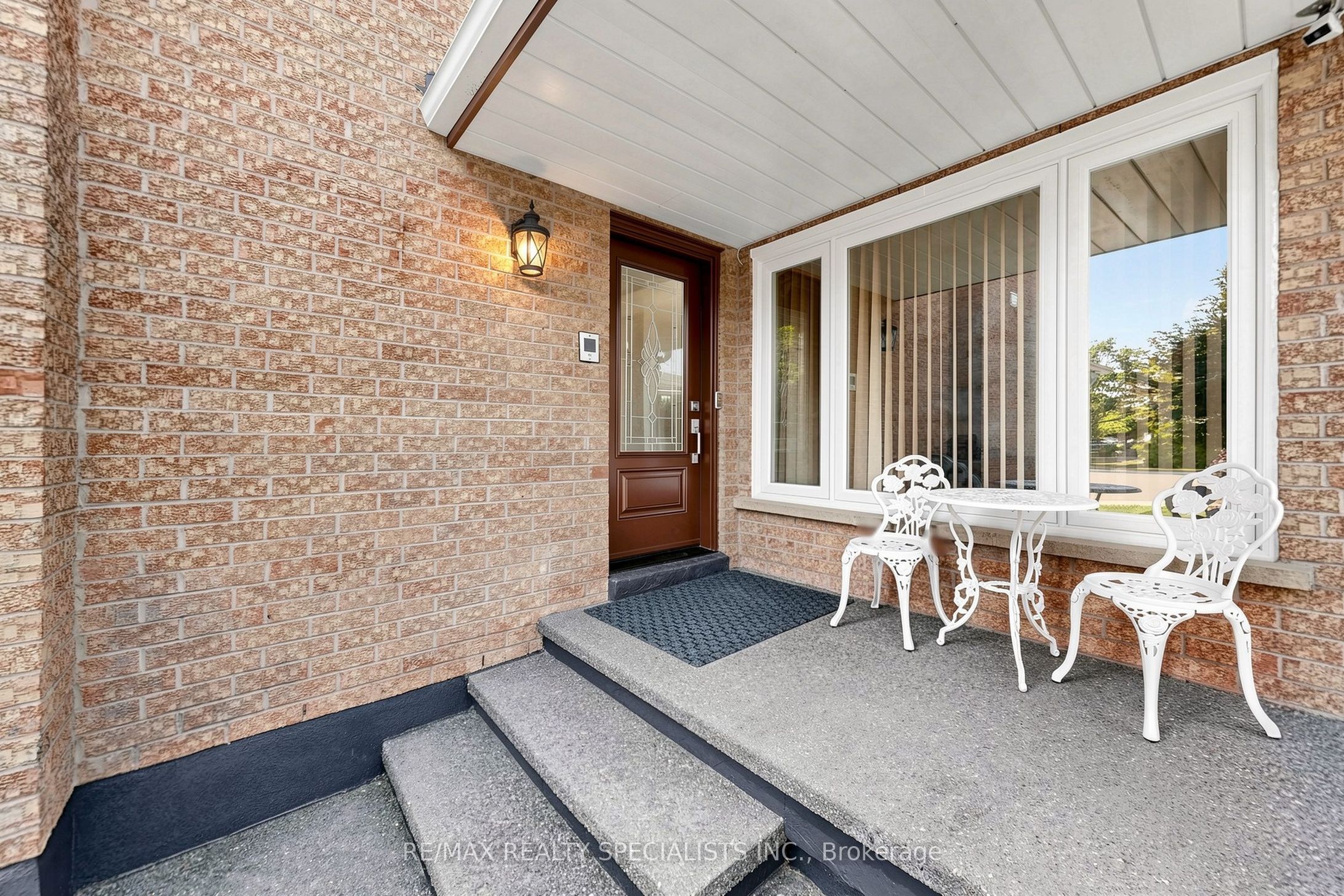 776 Savoy Crescent