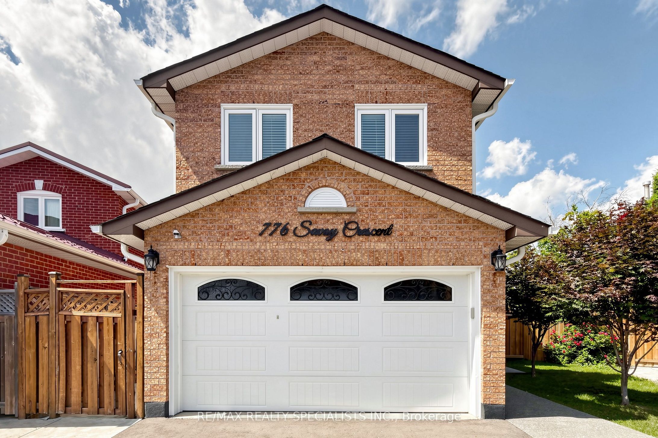 776 Savoy Crescent