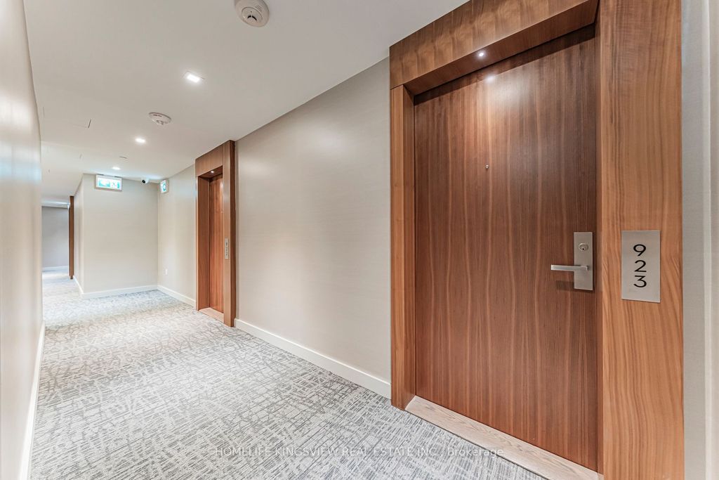 Photo of 15 Queens Quay N/A E #923, Toronto, ON M5E 0C5 (MLS # C12428802)