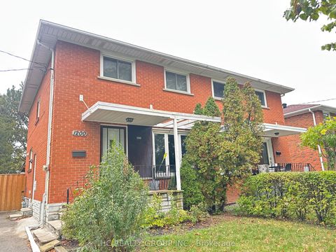1200 Kingsholm Drive Basement Mississauga ON L4Y 2H2