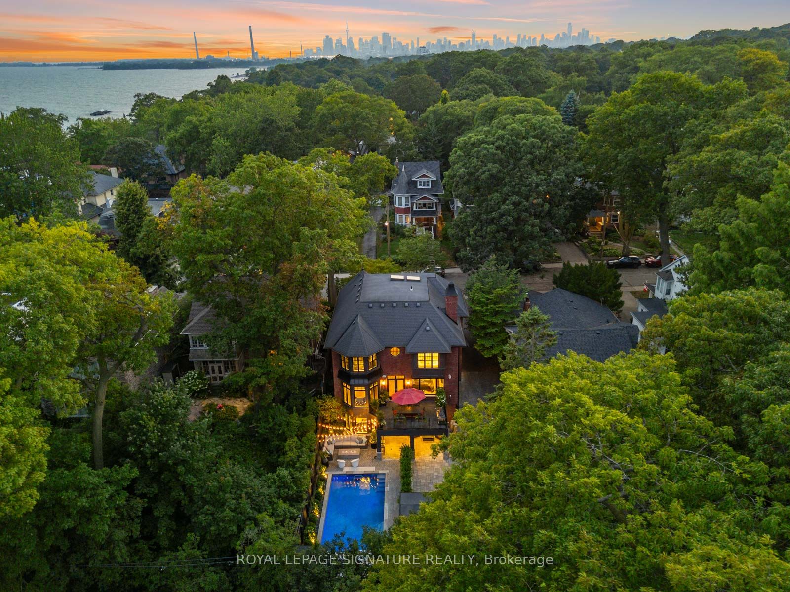 9 Neville Park Boulevard