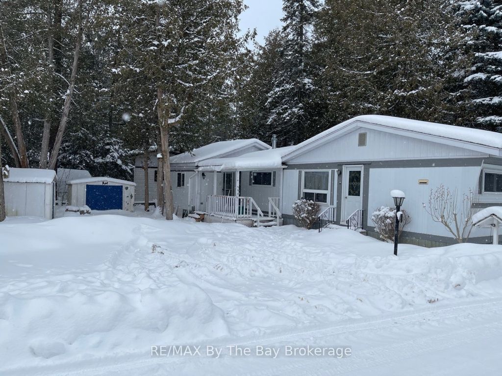 Photo of 17 Cedar Grove Parkway, Wasaga Beach, ON L9Z 1T4 (MLS # S12710714)