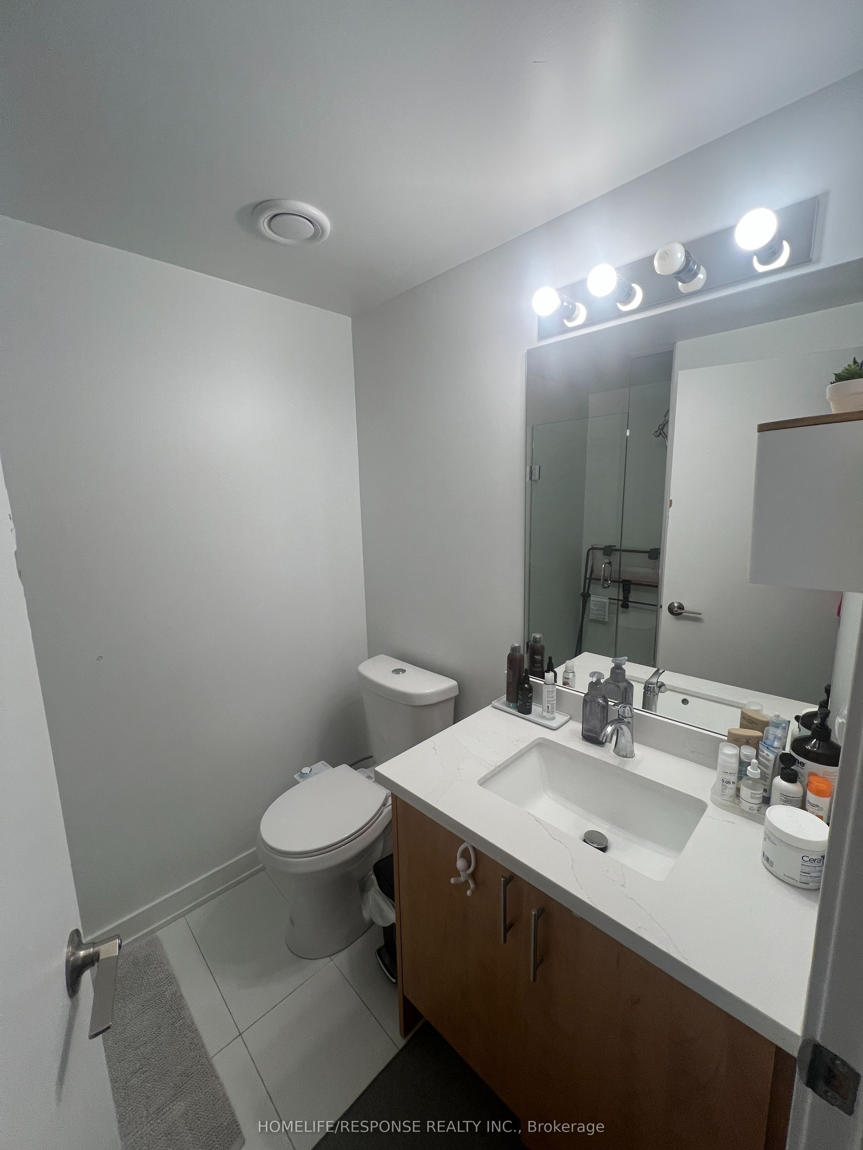 438 King Street W 1212