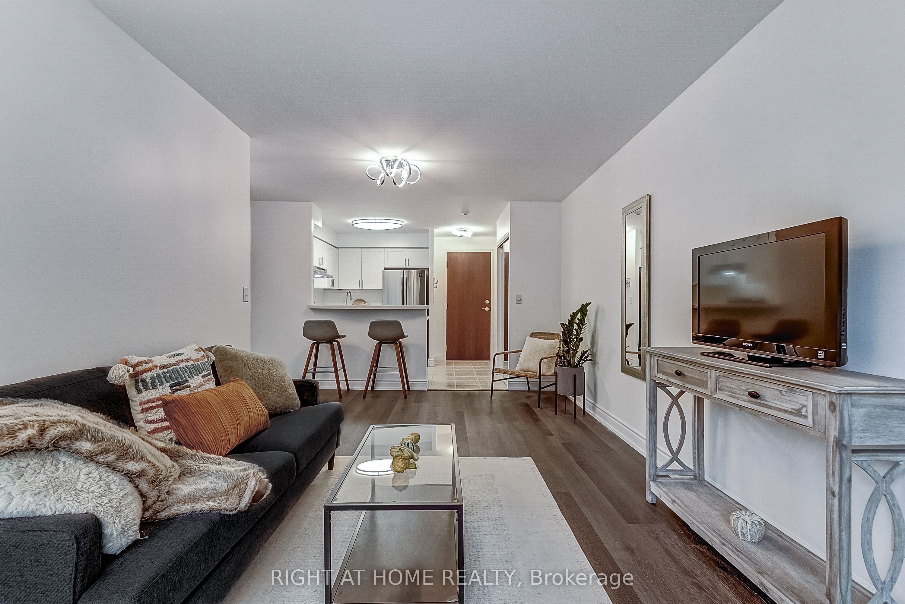 2565 Erin Centre Boulevard 508