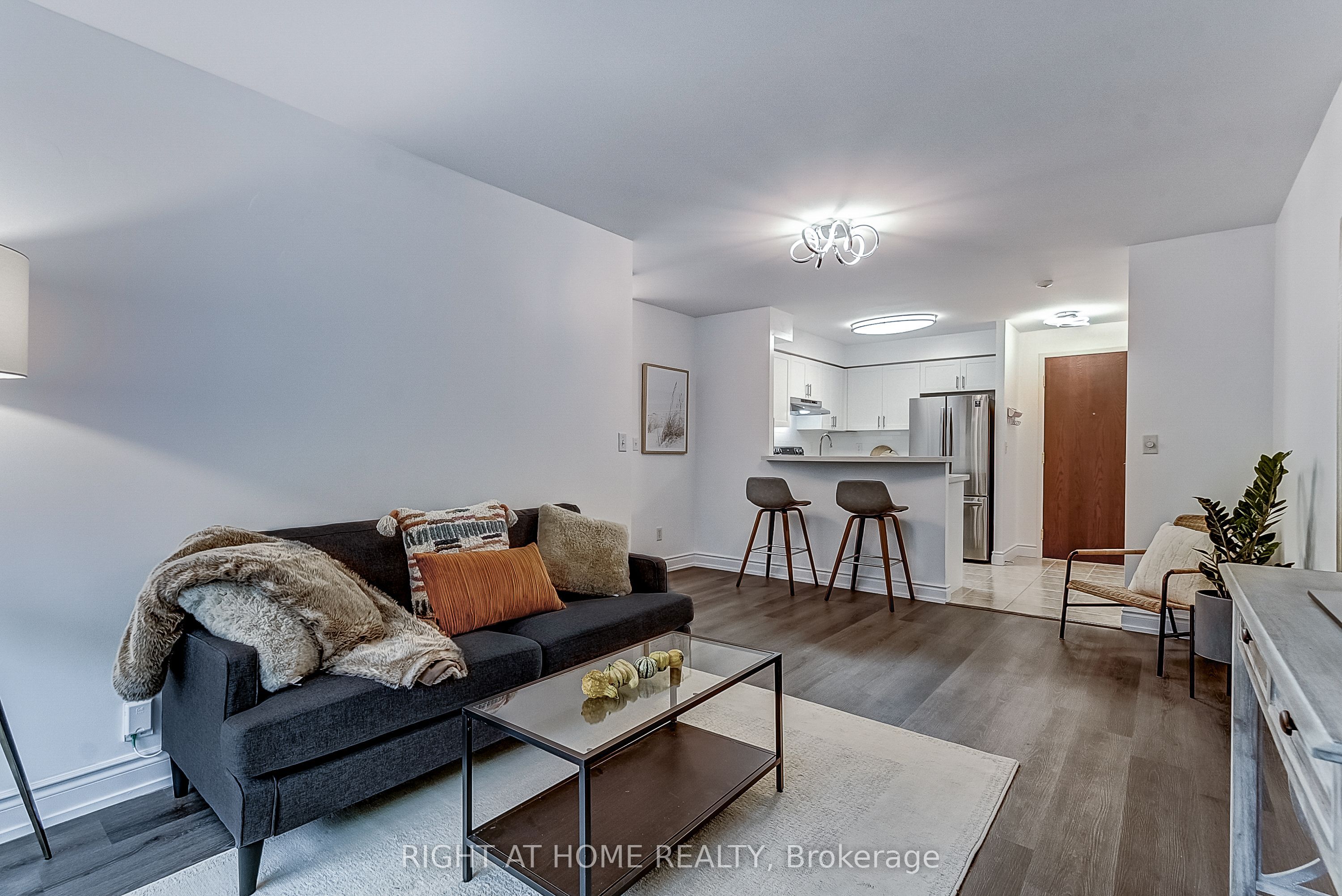 2565 Erin Centre Boulevard 508