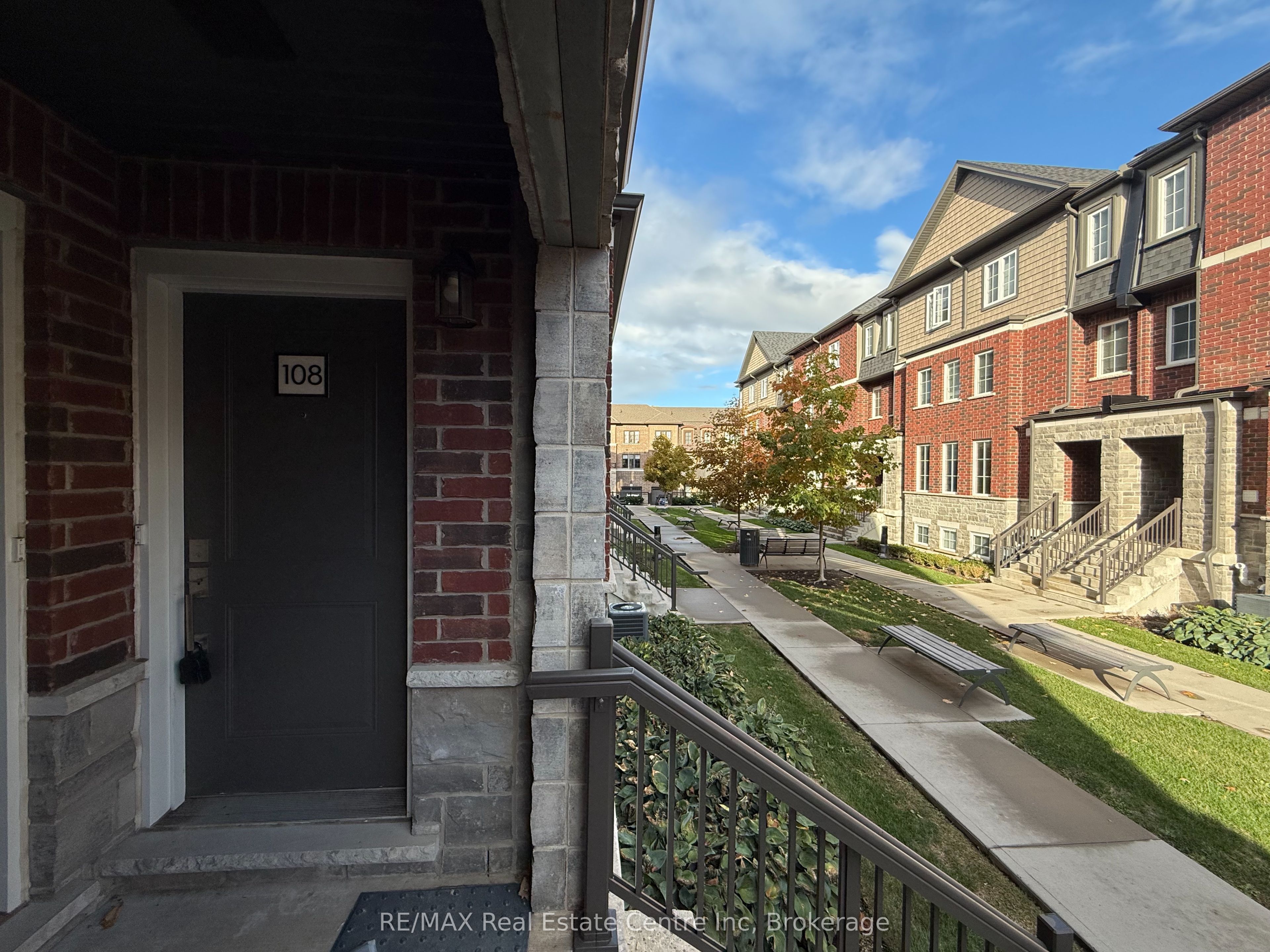 445 Ontario Street S 108