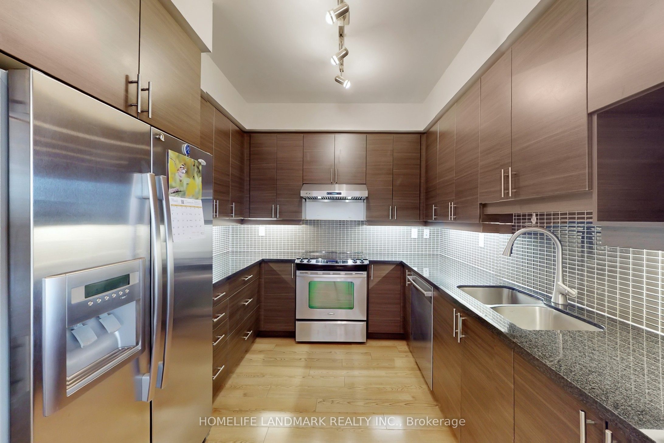 23 Cox Boulevard 163