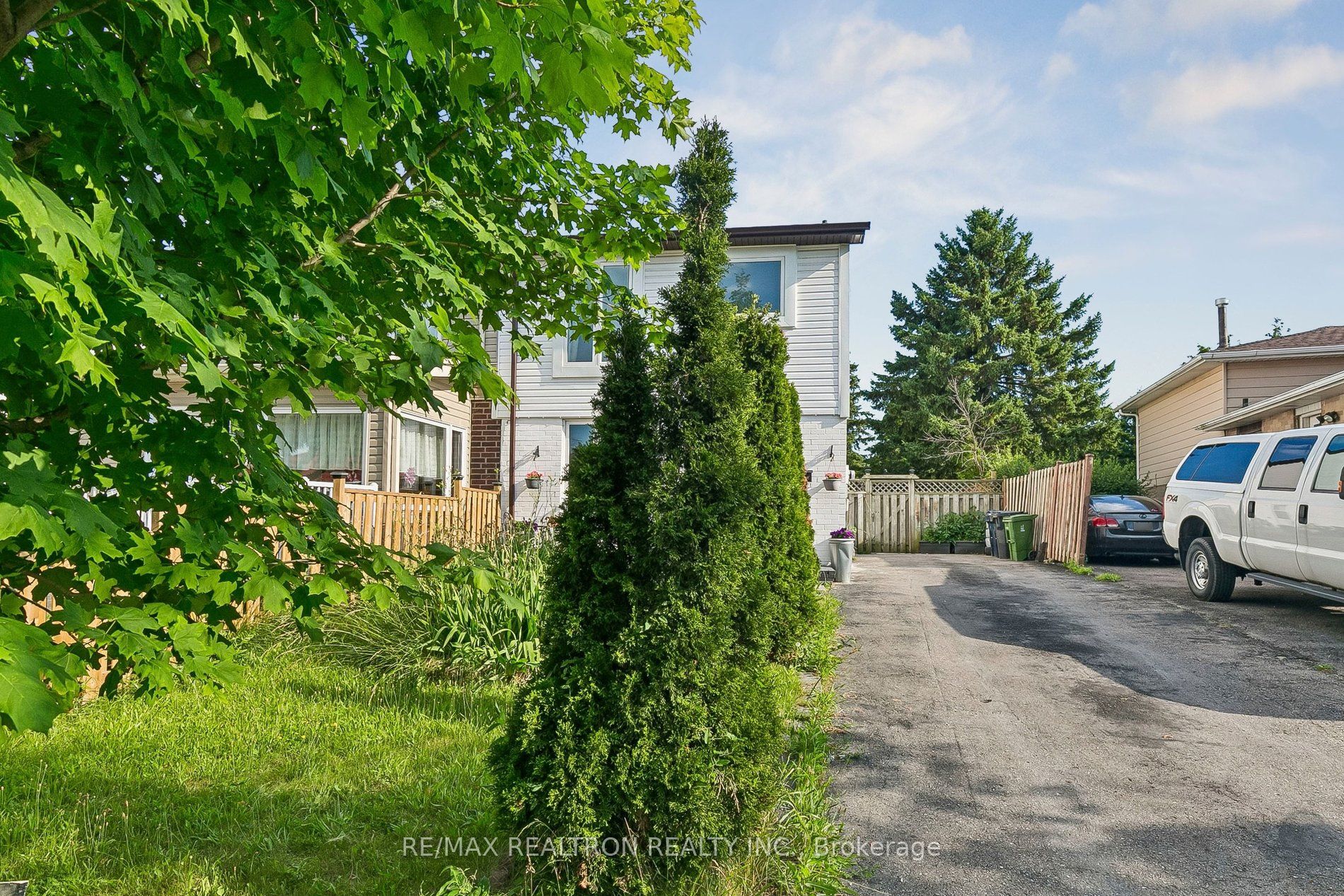 25 Whiteleas Avenue
