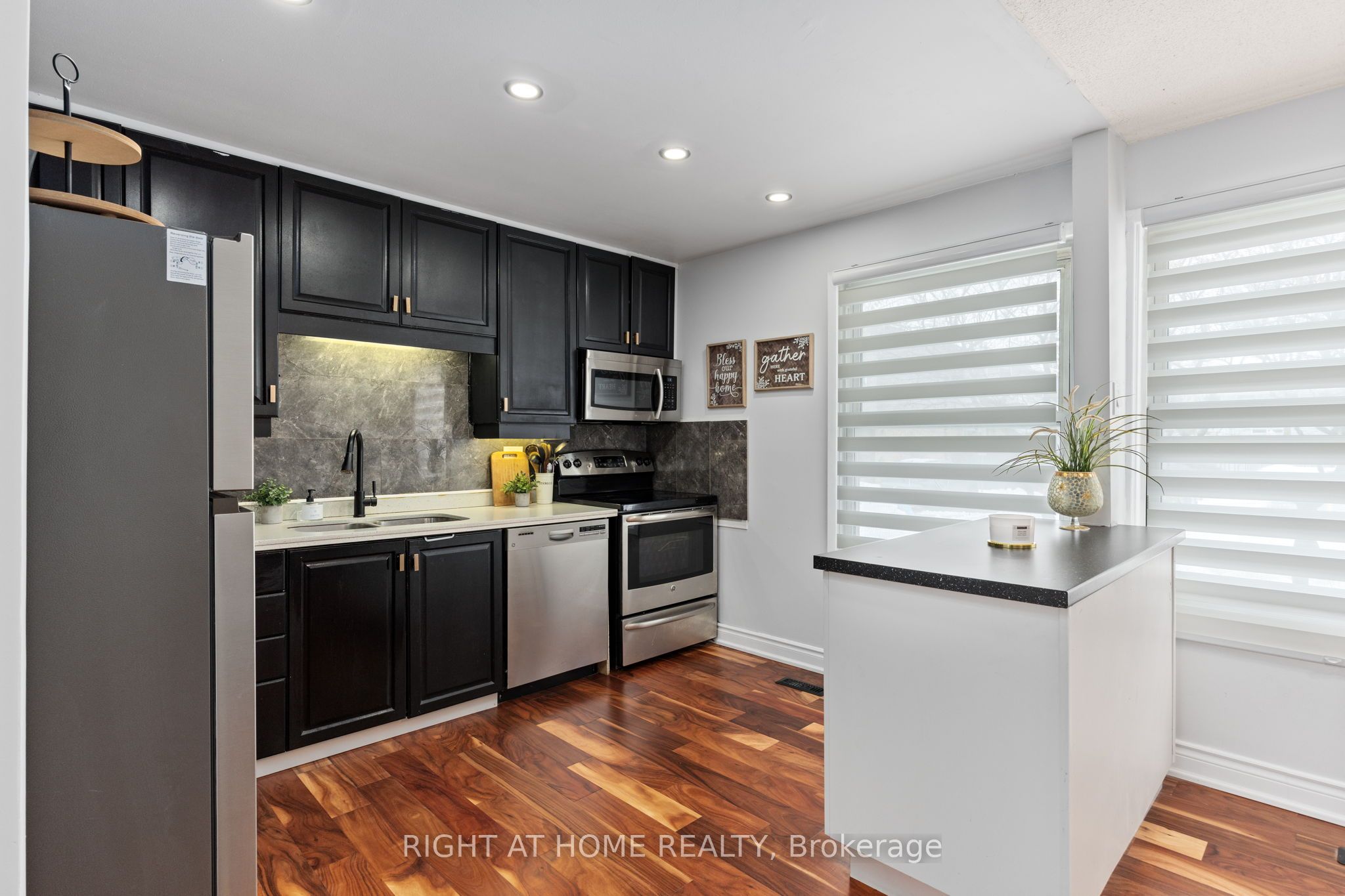 120 Falconer Drive 25