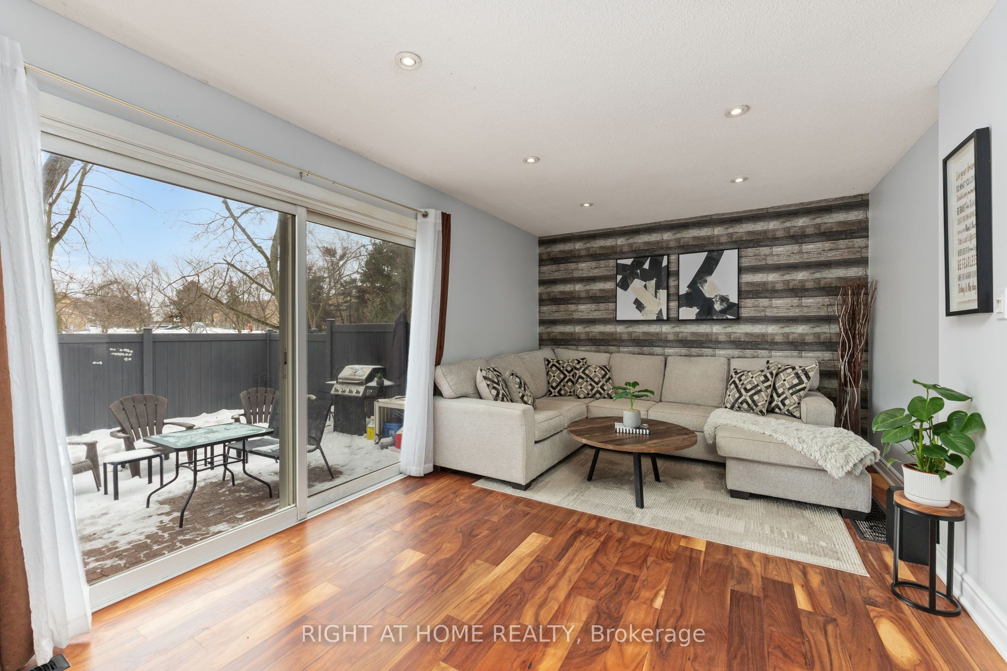 120 Falconer Drive 25