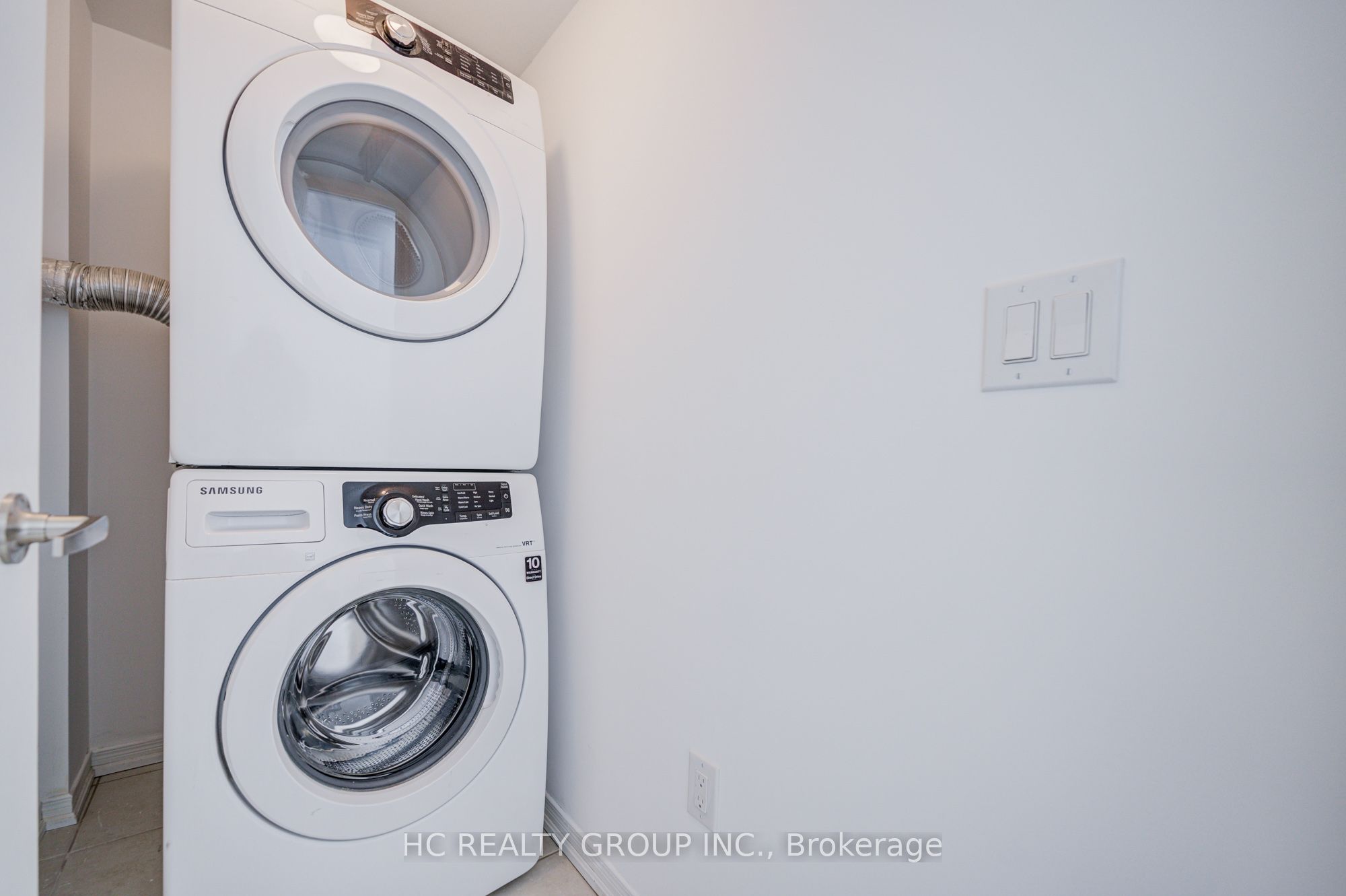 5259 Major Mackenzie Drive E