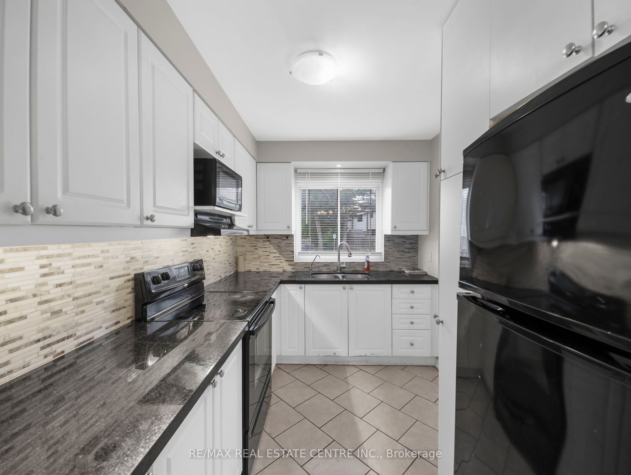 2779 Gananoque Drive 88