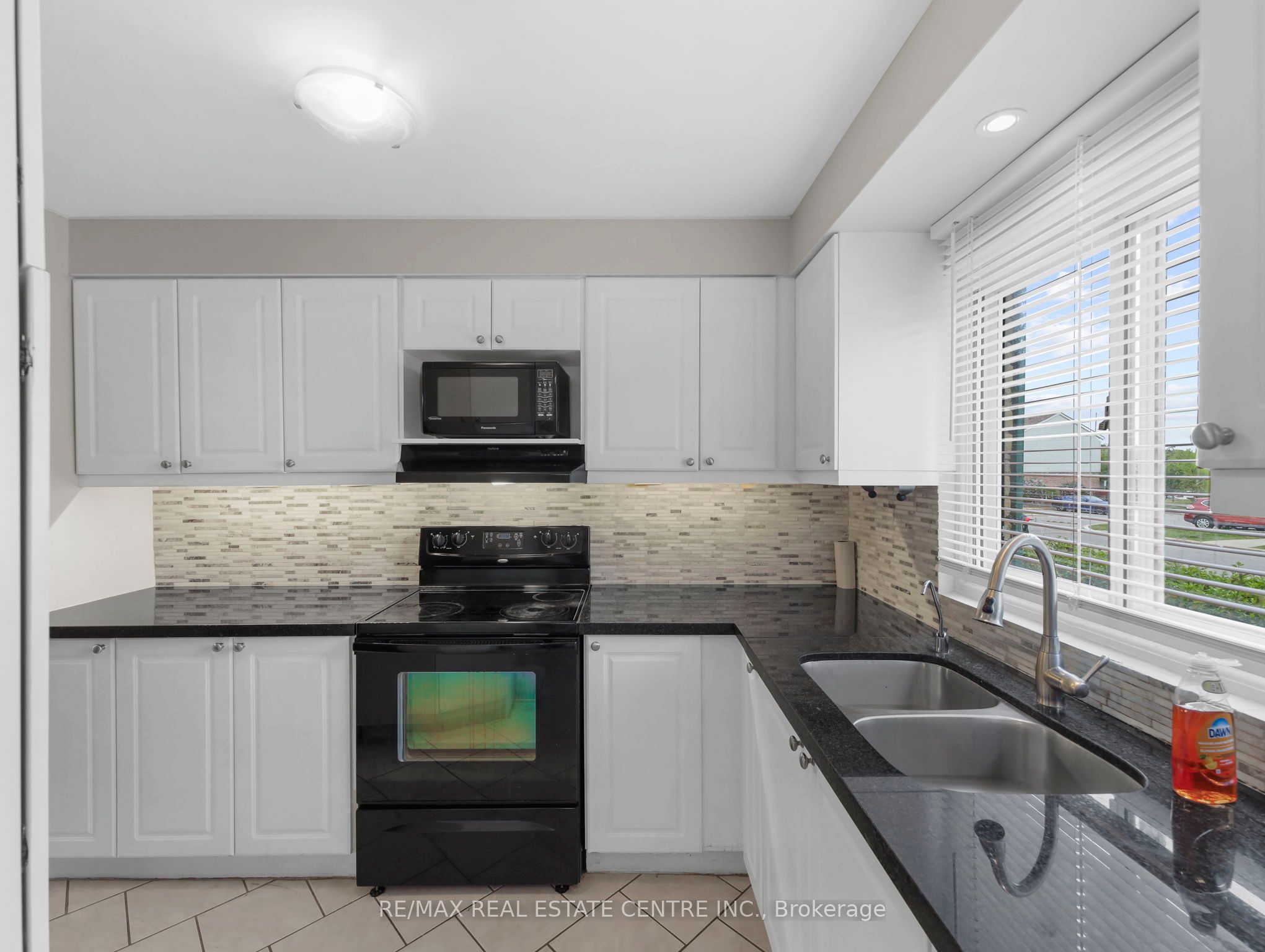 2779 Gananoque Drive 88