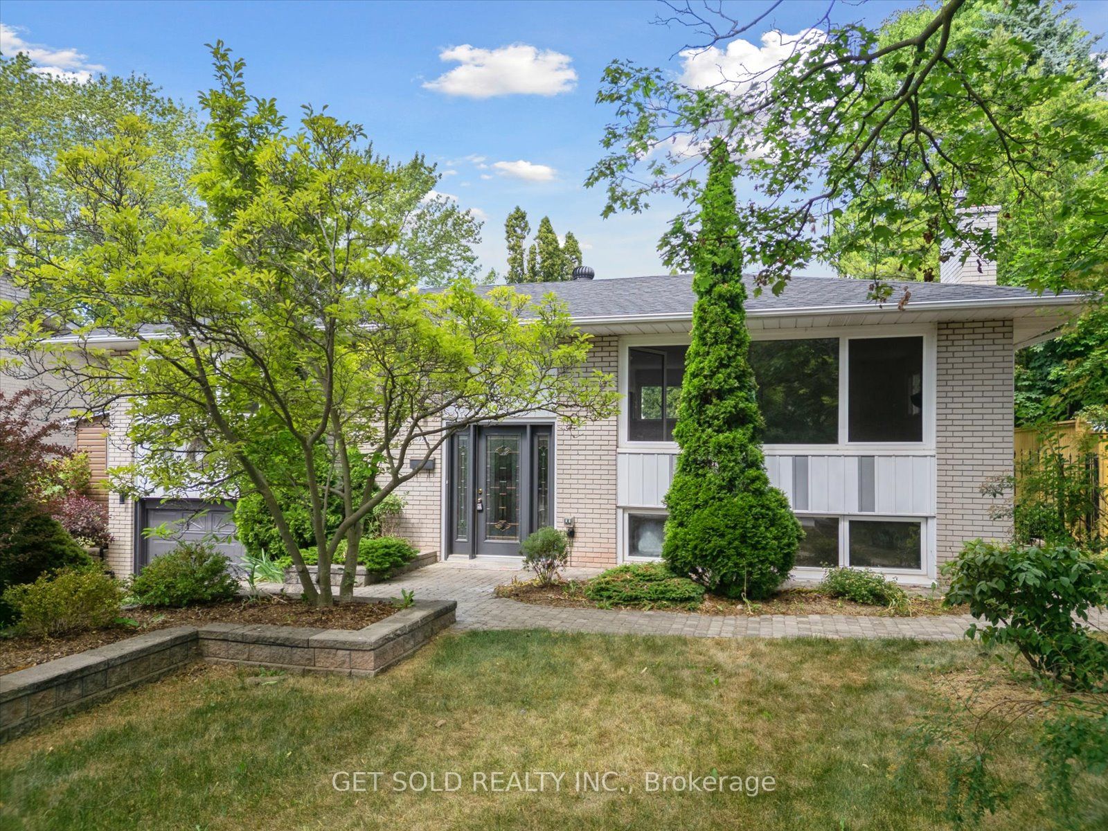 521 Grand Boulevard
