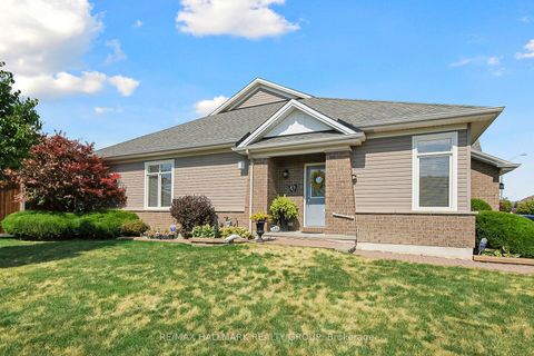 Photo of 325 Farincourt Crescent, Orleans - Cumberland and Area, ON K4A 0M6 (MLS # X12472419)