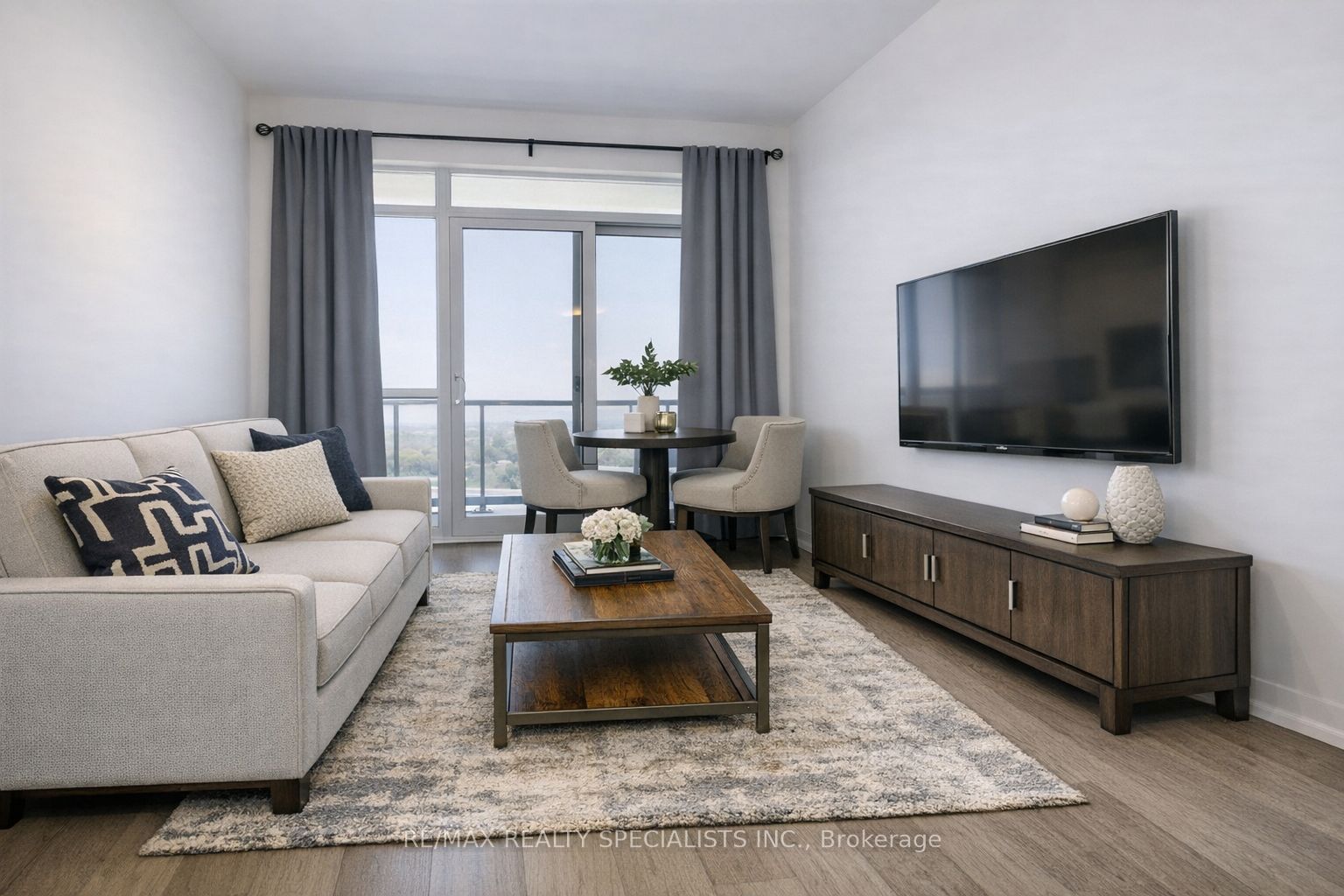 55 Oneida Crescent 1807