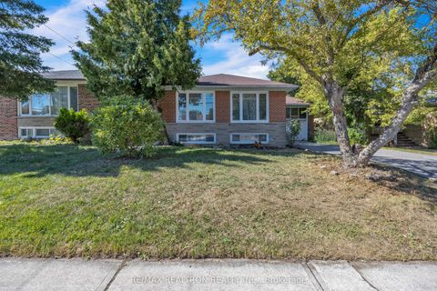 Photo of 926 Willowdale Avenue, Toronto, ON M2M 3C1 (MLS # C12404350)