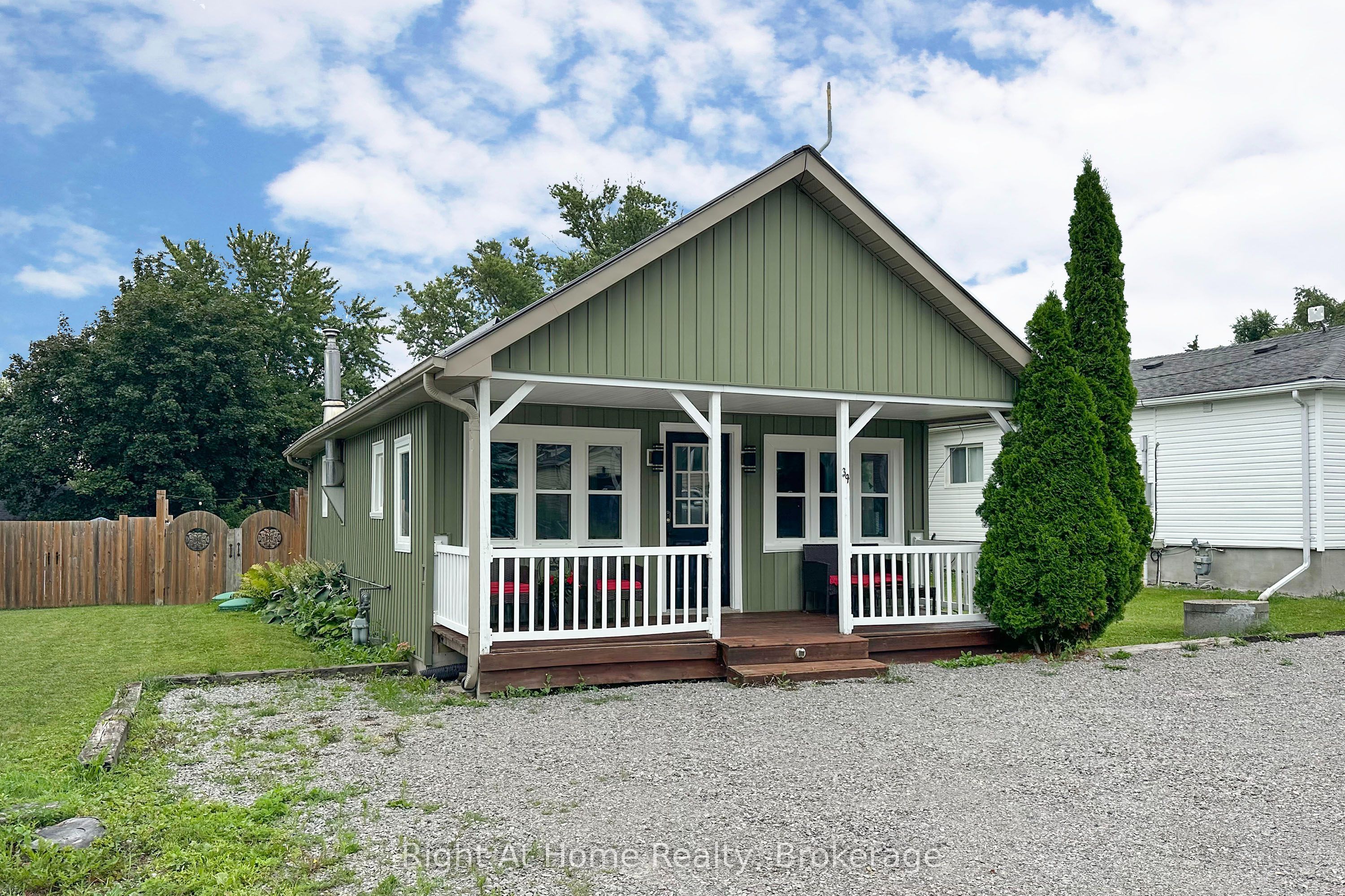 39 Lakeview Avenue