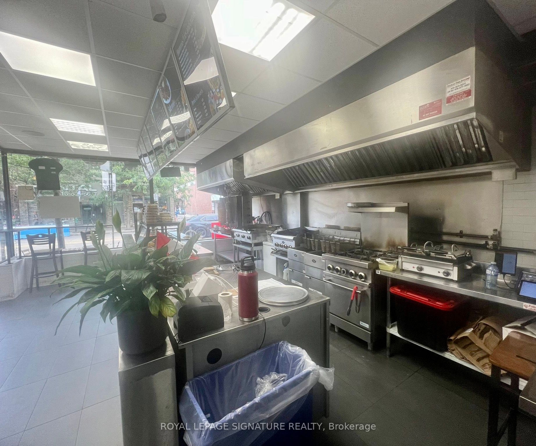 761 Dundas Street W