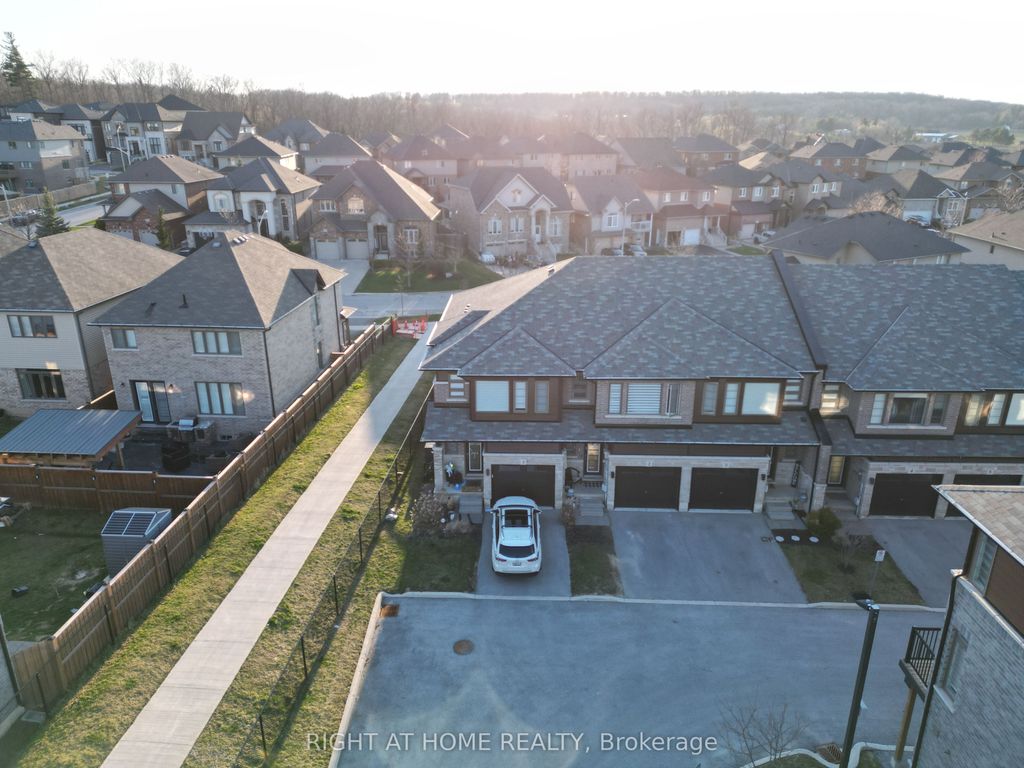Photo of 5080 Connor Drive #2, Lincoln, ON L3J 0T3 (MLS # X12987874)