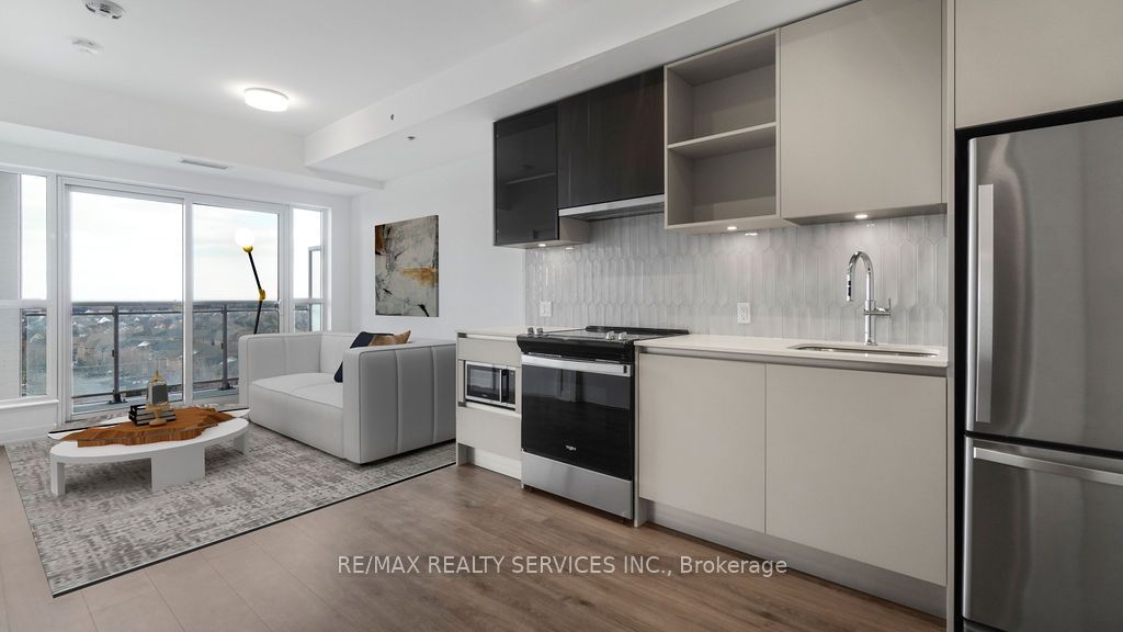 405 Dundas Street W 620