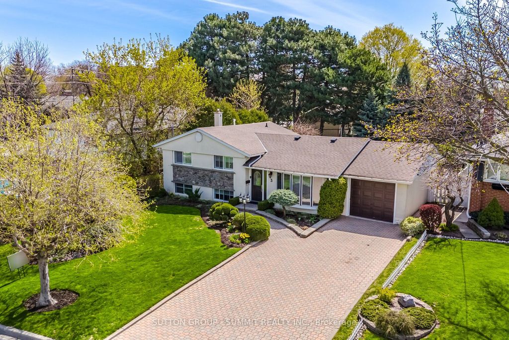 Photo of 3 Donata Drive, Mississauga, ON L5M 1T2 (MLS # W13054670)