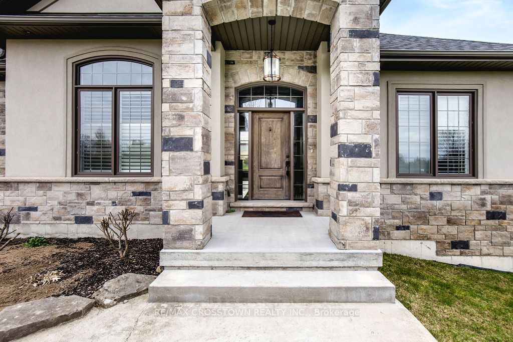 Photo of 25 MENNILL Drive, Springwater, ON L0L 1Y3 (MLS # S13653286)