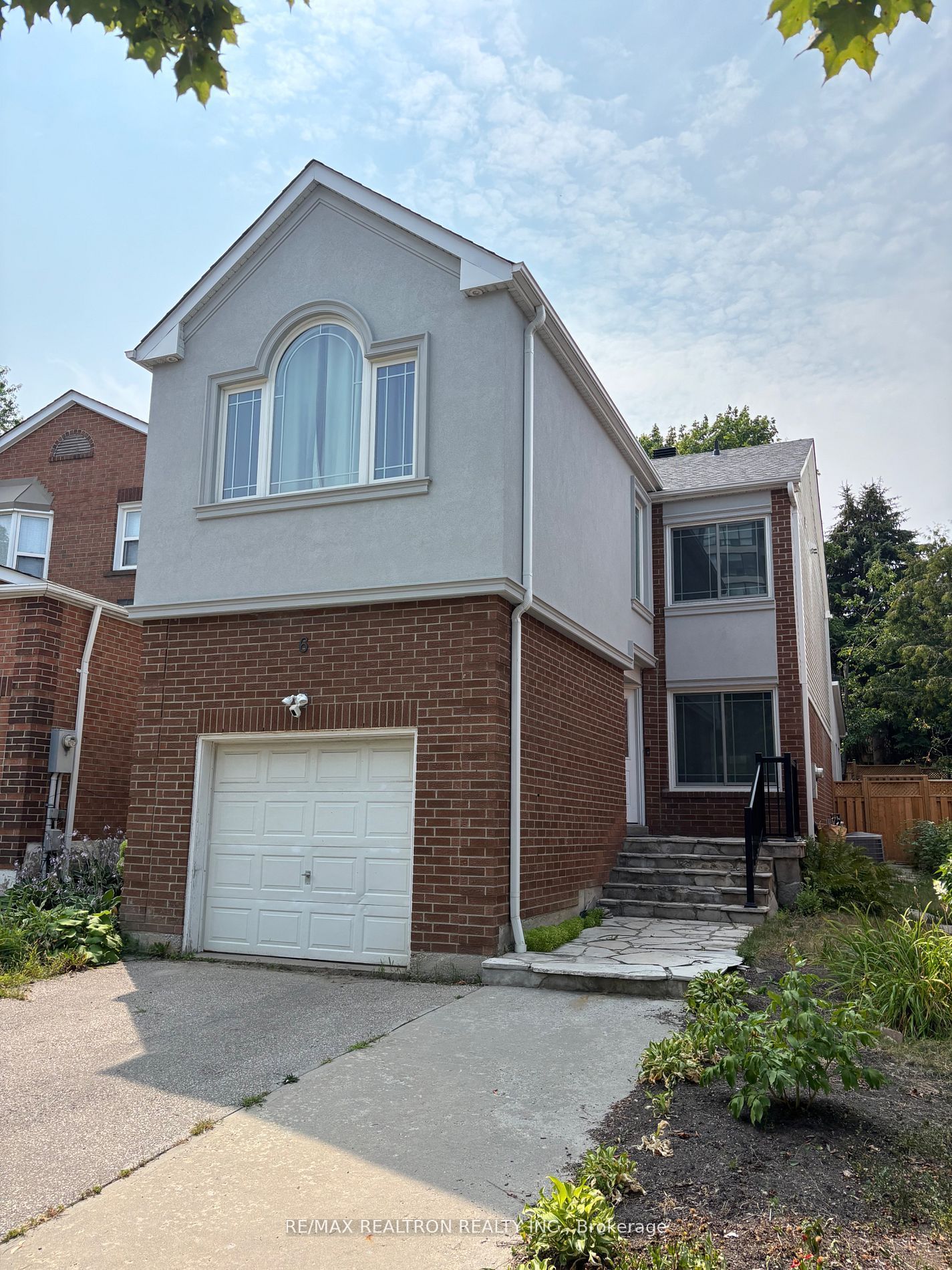 6 Joanna Crescent
