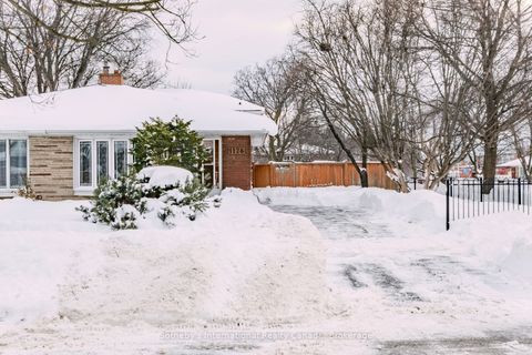 1128 Sylvania Drive Mississauga ON L4Y 2M1