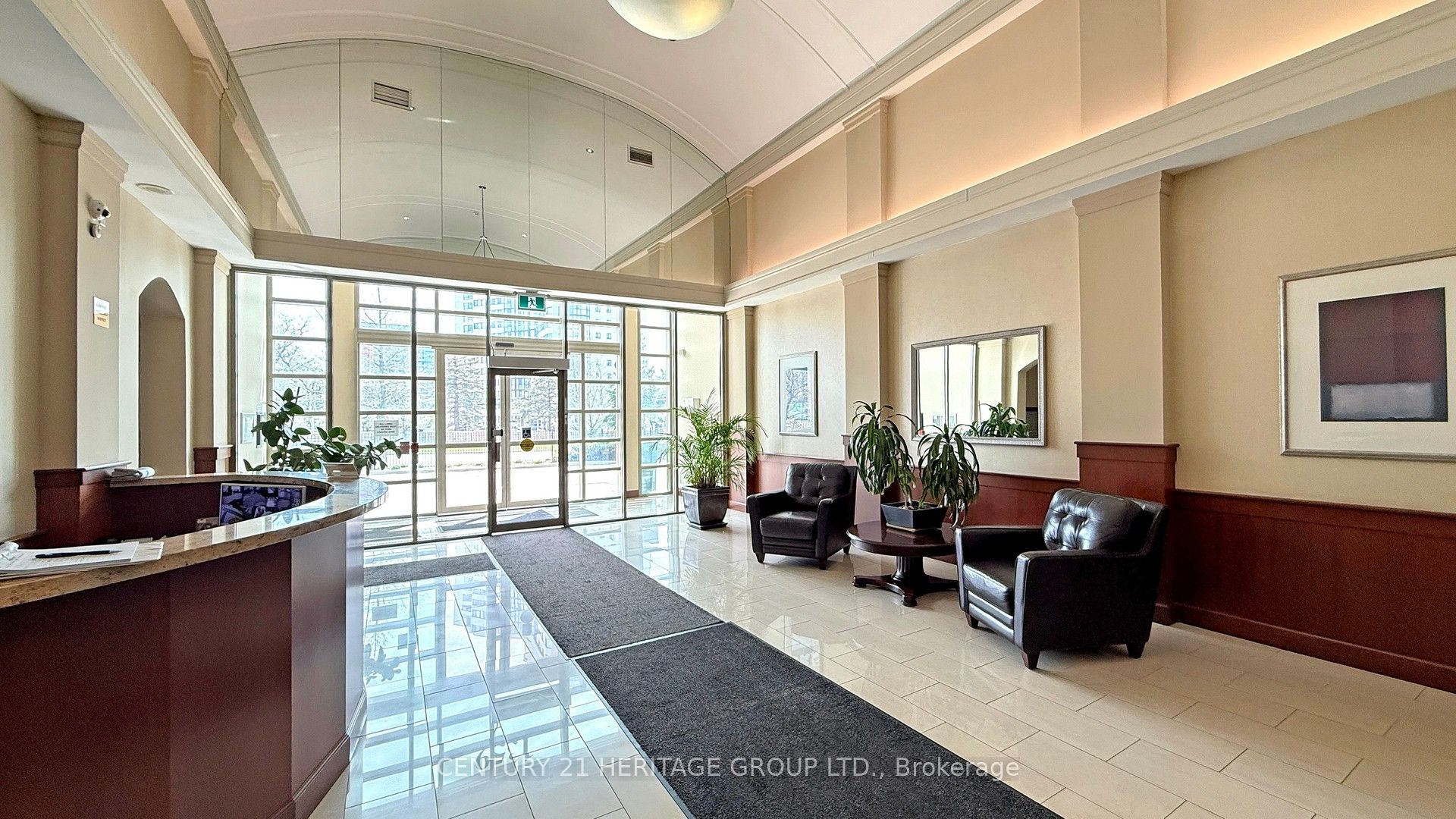 1359 Rathburn Road E 405