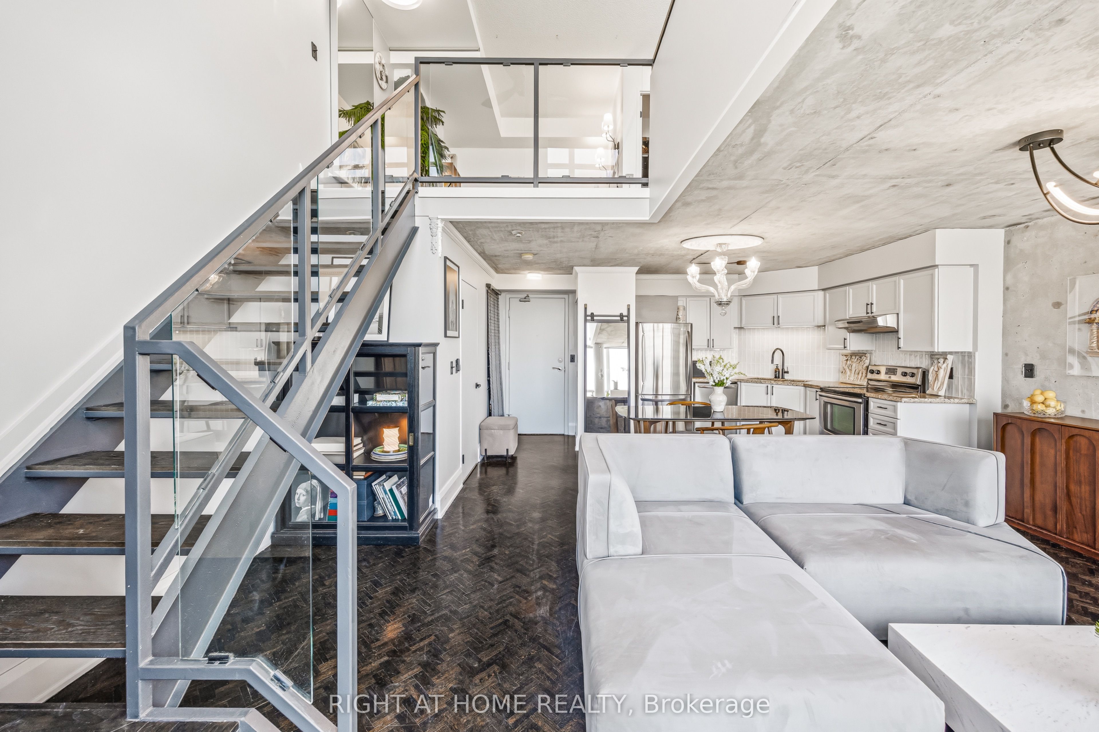 250 Manitoba Street 612