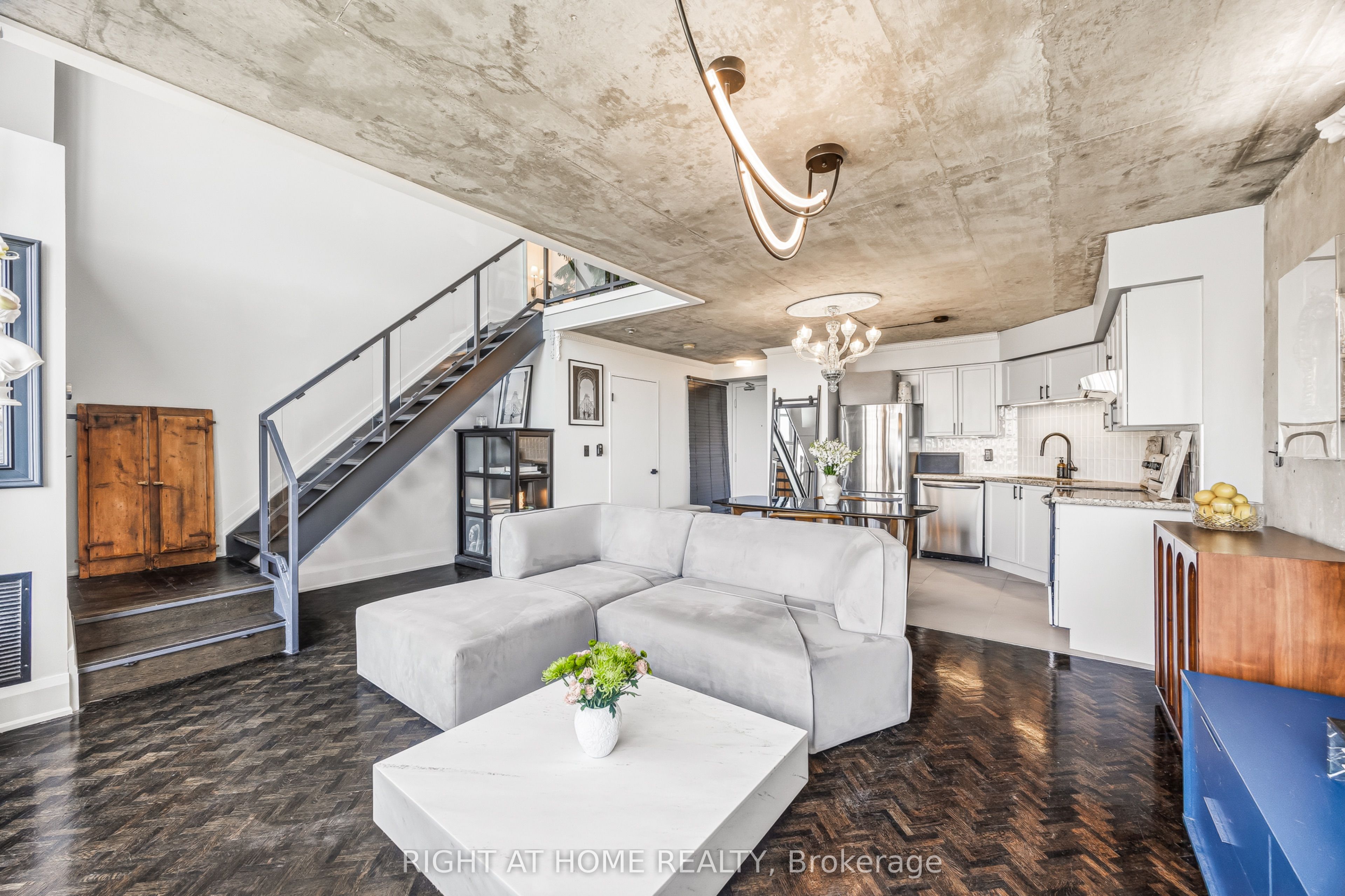 250 Manitoba Street 612