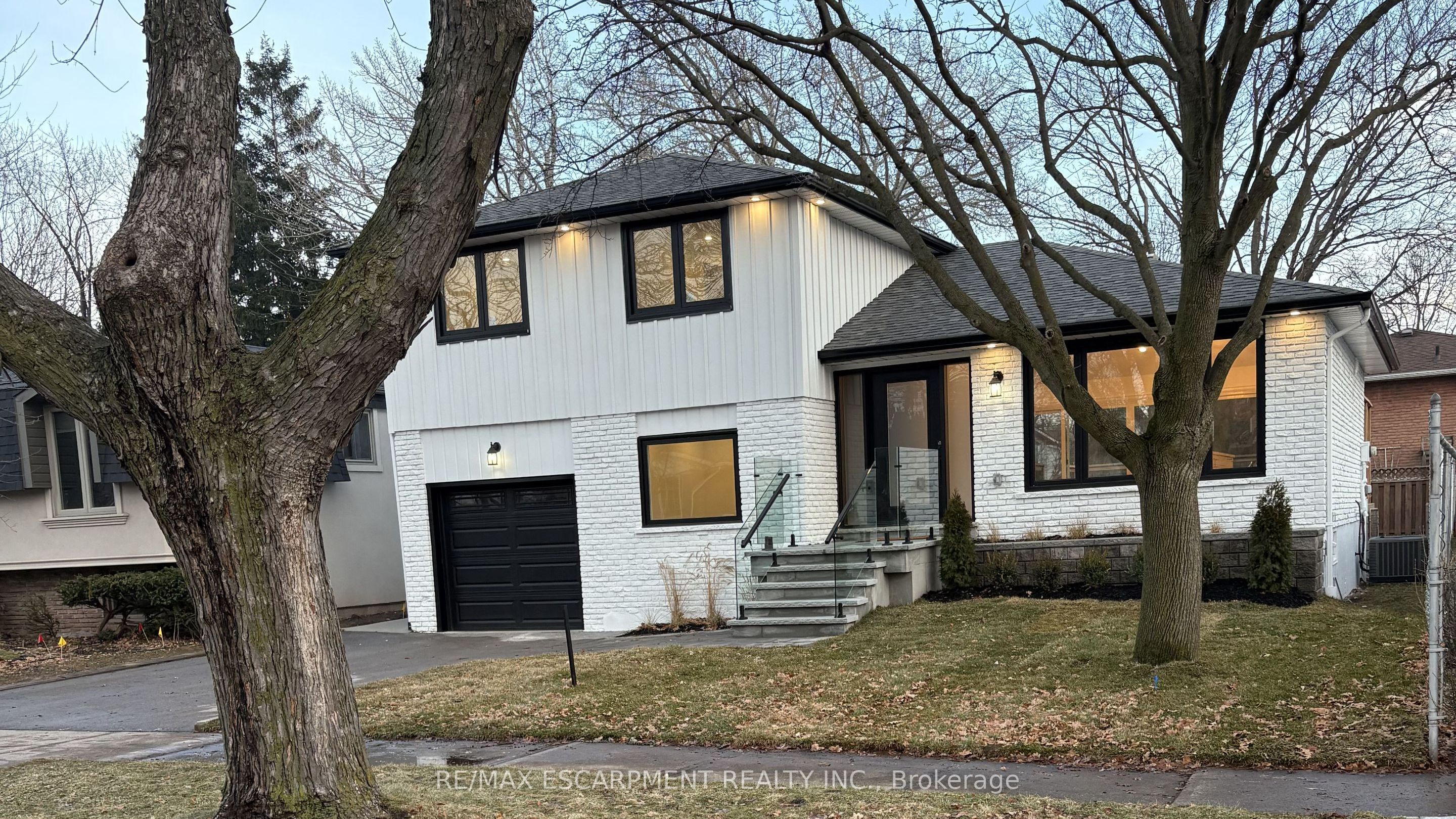 2276 Wyandotte Drive